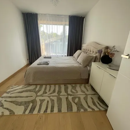 Edinburgh Apartment *